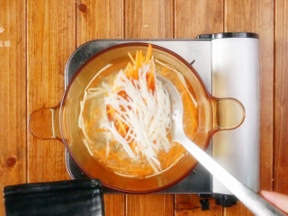 4、香煎虾饼-宝妈首选的补钙儿童餐,捞出