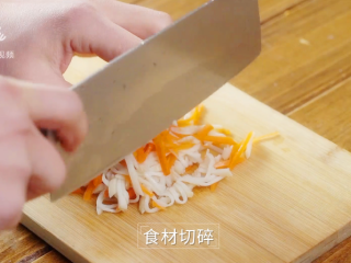 6、香煎虾饼-宝妈首选的补钙儿童餐,剁碎