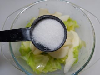 10、酸甜圆白菜，爽口开胃的首选,白糖