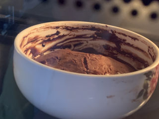 7、巧克力布朗尼蛋糕,烤箱预热170度上下火15分钟