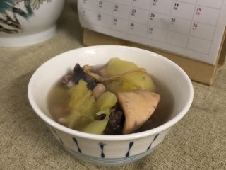 12、月子餐滋补汤(木瓜章鱼花生扇骨汤),完成