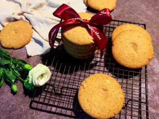 9、花生桃酥,成品。酥香四溢，忍不住啊～