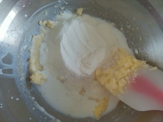 4、牛奶棒,加入奶粉