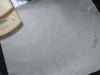 6、草莓小饼干,取一张硅油纸