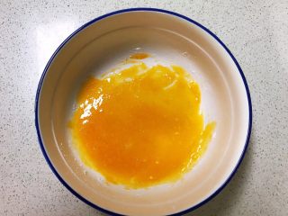 5、宝宝健康食谱  旺仔小馒头,充分调匀