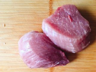 3、宝宝肉松（平底锅版）,瘦肉去皮去肥肉，剔干净
