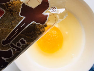 6、豆腐蒸蛋,加少许十三香～