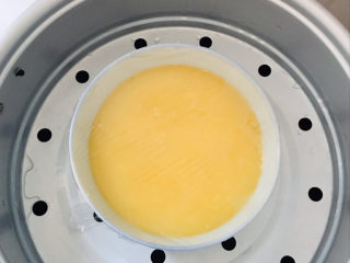 11、豆腐蒸蛋,放入蒸锅～