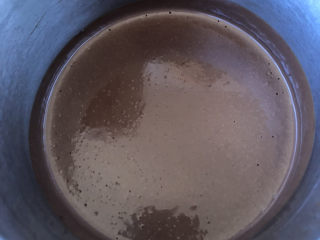 11、巧克力奶油,冷却。