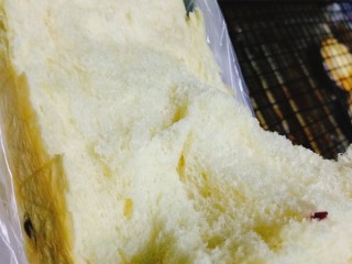 20、奶香吐司,冷却后，看看内部组织，非常松软