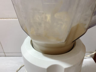 8、山药鸡蛋糕,然后进行搅拌打磨