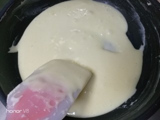 10、蔓越莓雪花酥,搅拌融合的状态。