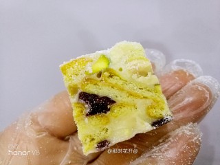 21、蔓越莓雪花酥,切小块一点。