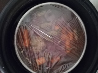 6、滋阴养颜的瘦肉蛏干汤,冷水下锅，冷水下锅，冷水下锅隔水蒸45分钟左右