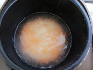 6、龙利鱼蔬菜粥,一起煮20分钟