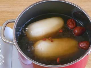 11、糯米莲藕12m+(宝宝辅食),放入清水,没过莲藕~