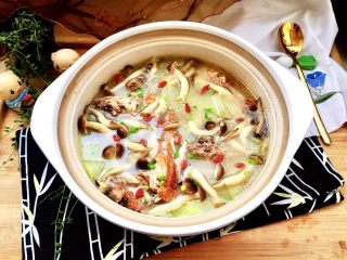 24、给烤鸭架换个吃法➕冬瓜蟹味菇鸭架汤,成品