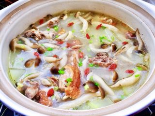 25、给烤鸭架换个吃法➕冬瓜蟹味菇鸭架汤,成品