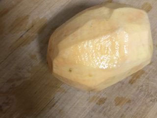 3、地瓜小米粥,地瓜准备切片