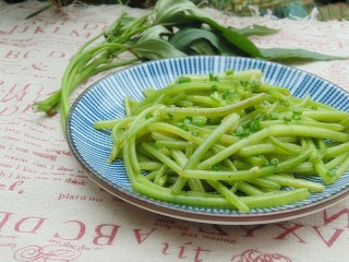 12、清炒红薯茎,成品