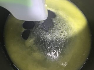 1、雪花酥,最小火融化黄油