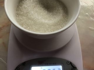 4、十寸古早蛋糕,糖称重