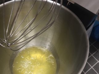 15、十寸古早蛋糕,准备打蛋清