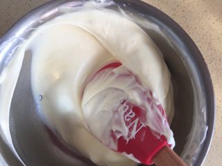 6、手指饼干装饰饼干辅食饼干,翻拌的手法 混合均匀