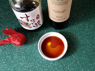 14、磷虾仁玉子豆腐#宝宝辅食#,此时用又伊鲜和亚麻籽油调点酱汁