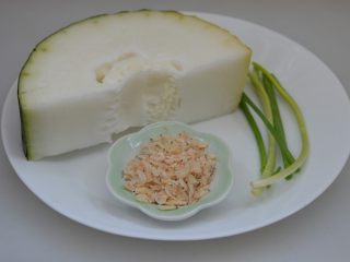 1、海米冬瓜汤,准备所需食材