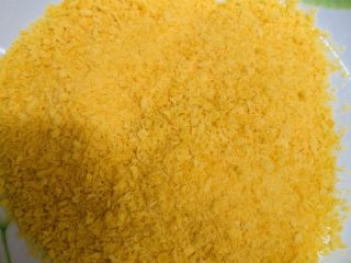 12、无可奈何之香煎绿豆饼,诶，另谋出路！准备面包糠。