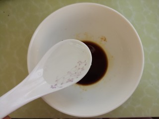 10、宝宝食谱~酸甜洋葱煎蛋,再放一勺水