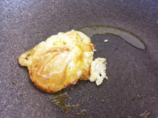 14、宝宝食谱~酸甜洋葱煎蛋,小火煎至两面金黄