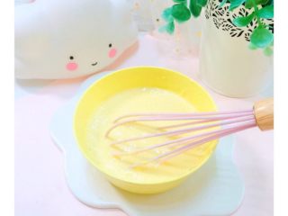 5、酸奶芒果糕,搅成细腻的面糊