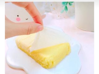 9、酸奶芒果糕,脱膜切小块小块