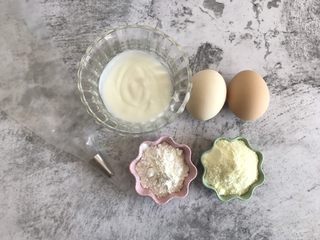 1、酸奶溶豆,准备好食材