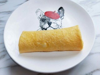 11、#辅食计划#蒸出来的虾肉鸡蛋卷,这样就好了，我做了两只鸭蛋。(做了两张蛋饼)可根据个人需求增减。