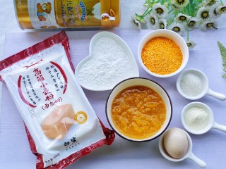 1、南瓜糯米饼,准备好所有食材