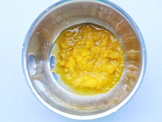 3、南瓜糯米饼,捣成泥