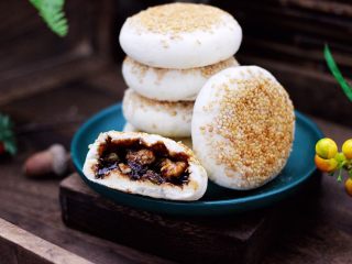 19、果仁红糖发面饼,太好吃了，咬上一口超级满足。