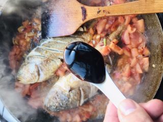 10、茄汁黄鱼焖豆腐,1.5汤匙量的蚝油