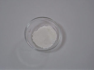 2、巨简单、超治愈的云朵蛋糕,白糖和玉米淀粉混合拌匀备用