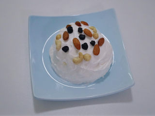 8、巨简单、超治愈的云朵蛋糕,撒上坚果