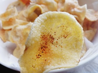 15、薯片,拌匀，又酥又脆，咔嚓咔嚓的。