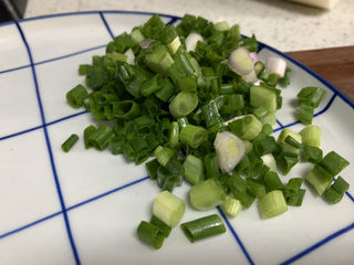 12、鲫鱼萝卜丝汤,切成葱花