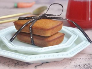 13、费南雪,出炉后倒扣轻松脱模。