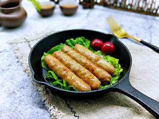 19、自制蒜香脆皮肠,宝贝一口气吃了4根。