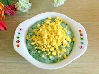 12、油菜鳕鱼蛋黄粥,成品。