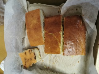 13、葡萄干海绵蛋糕,放凉切块