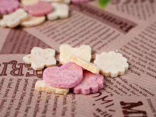 8、宝宝奶片,烤后有一种奶酪的味道，吃起来还是软的。奶香味浓郁，适合作为小零食。